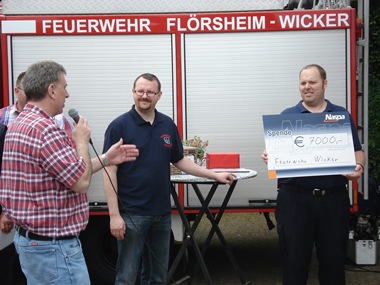 Scheckuebergabe